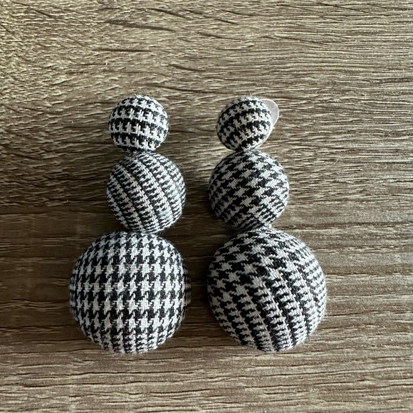 Houndstooth statement earrings - Picture 1 of 1